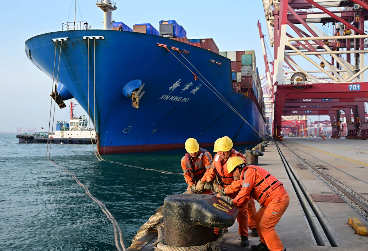 Welthandel - Zollstreit: Chinas Handel mit USA bricht deutlich ein - Wirtschaft