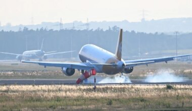 Krieg im Nahen Osten - Sonderflug aus Jordanien in Frankfurt gelandet - Politik