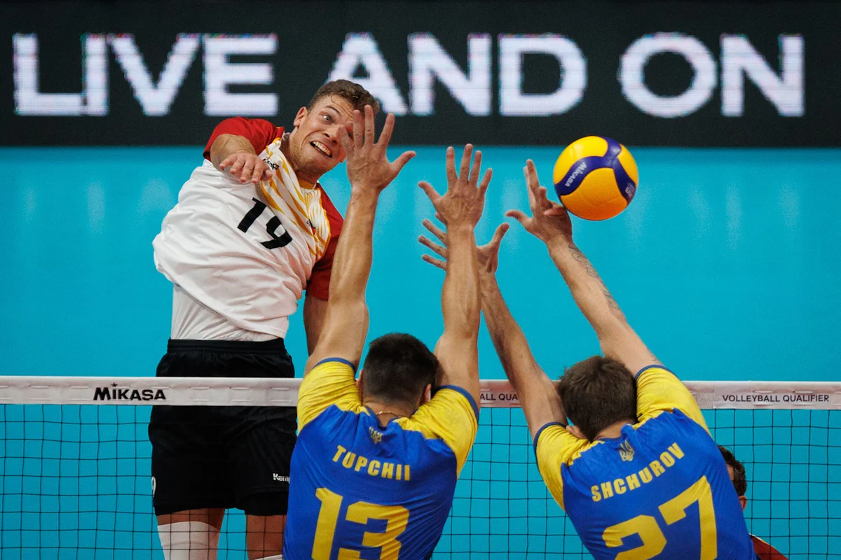 Nations League - Deutsche Volleyballer schlagen Olympiasieger Frankreich - Sport