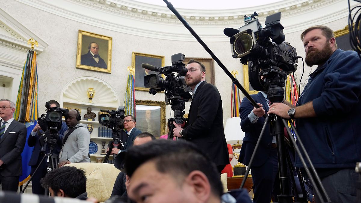 Streit um Zugang zum Oval Office: Weißes Haus gewinnt Prozess gegen AP