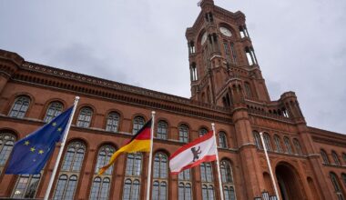 Berlin & Brandenburg: Veteranentag: Berliner Dienstgebäude sollen beflaggt werden