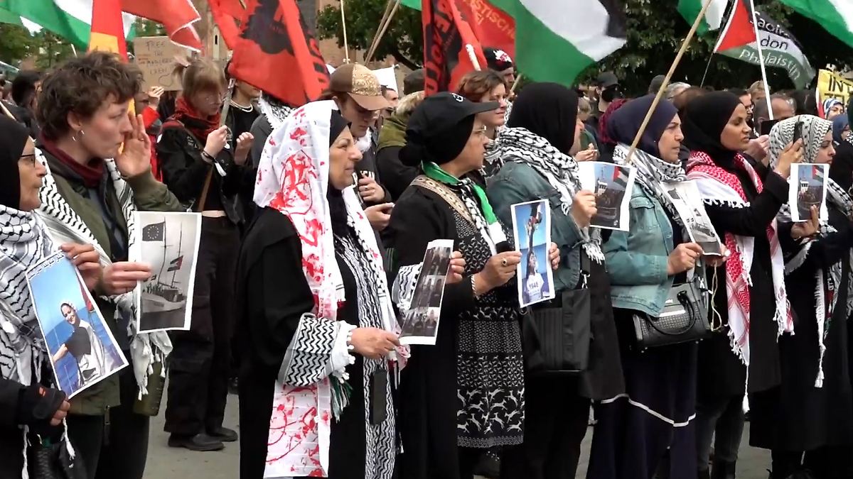 Berlin & Brandenburg: Hunderte demonstrieren gegen Blockade von Aktivisten-Schiff