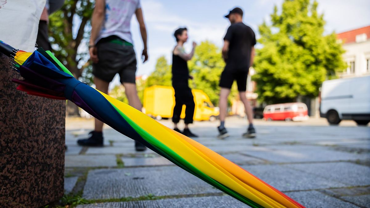 Berlin & Brandenburg: Angriff auf Fest gegen rechts - Landesregierung "bestürzt"