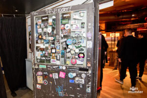 Skaters Palace: An Orten wie diesen gehören Sticker dazu. (Foto: Michael Bührke)