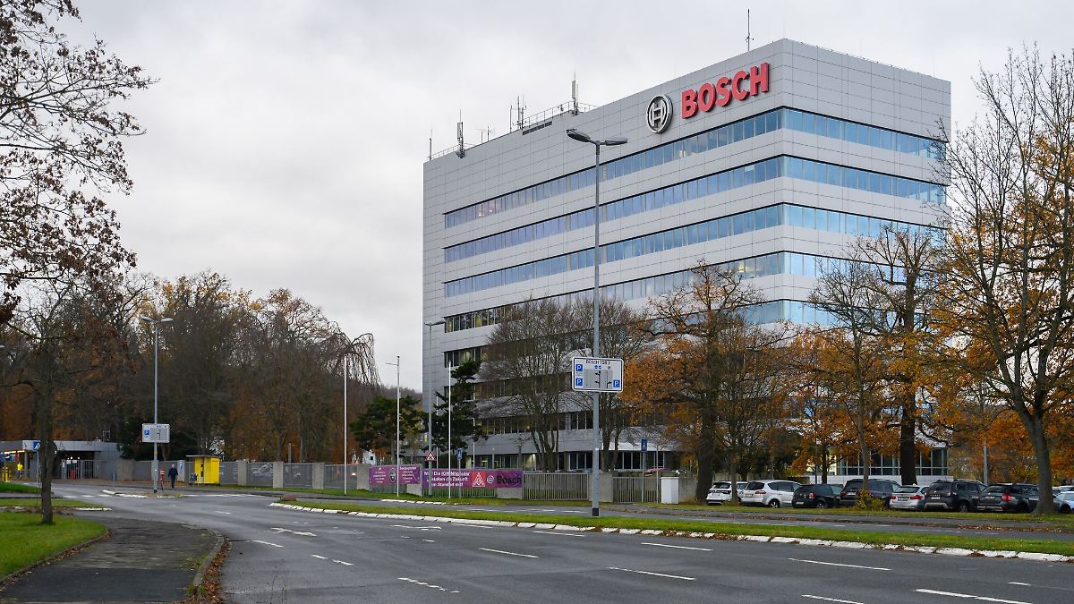 Niedersachsen & Bremen: Bosch will mit Betriebsrat über Zukunft in Hildesheim reden