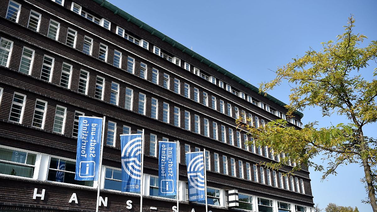 Nordrhein-Westfalen: Stadt-Mitarbeiterin soll Geld auf ihr Konto überwiesen haben