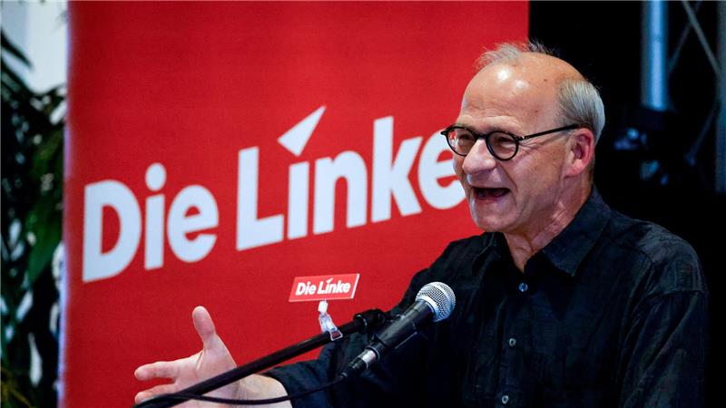Christoph Spehr begrüßt die Genossinnen und Genossen.