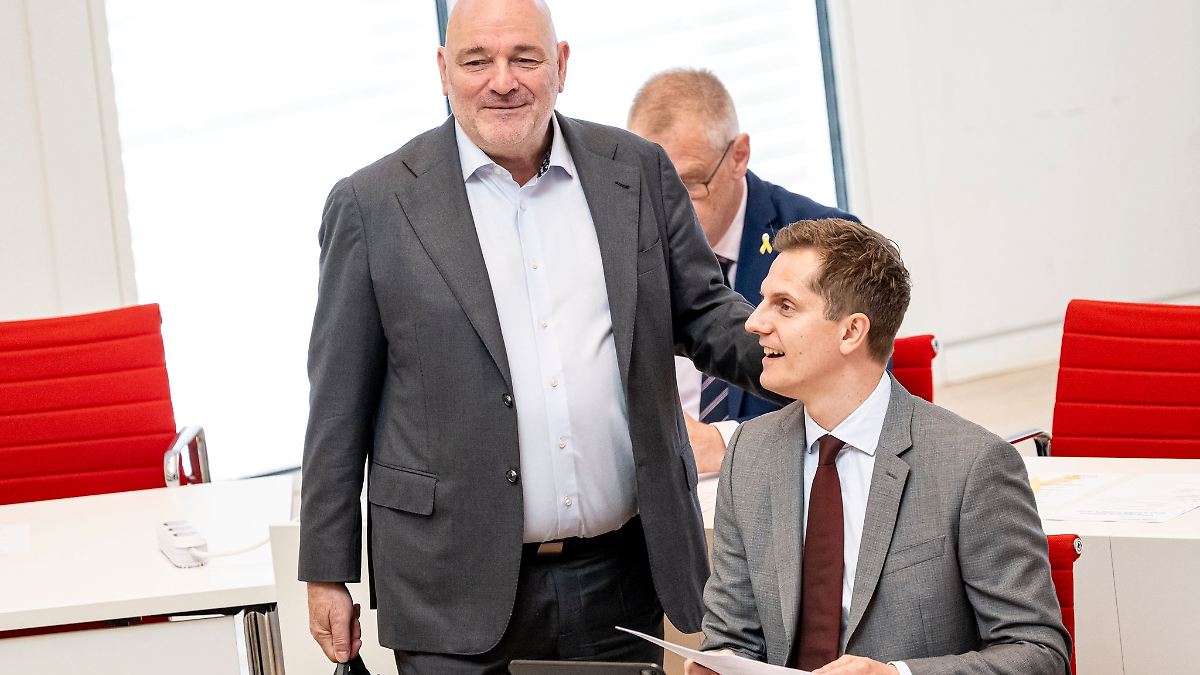 Berlin & Brandenburg: Knappe Mehrheit: Landtag stellt Weichen für Haushalt