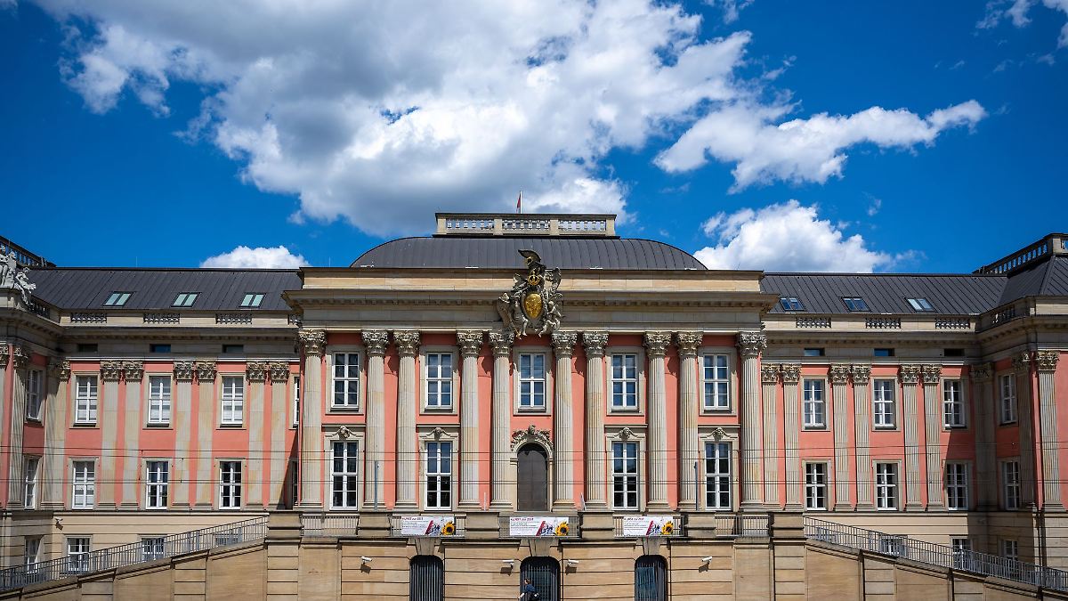 Berlin & Brandenburg: Koalition will trotz Kritik keine neue Befragung zu Haushalt