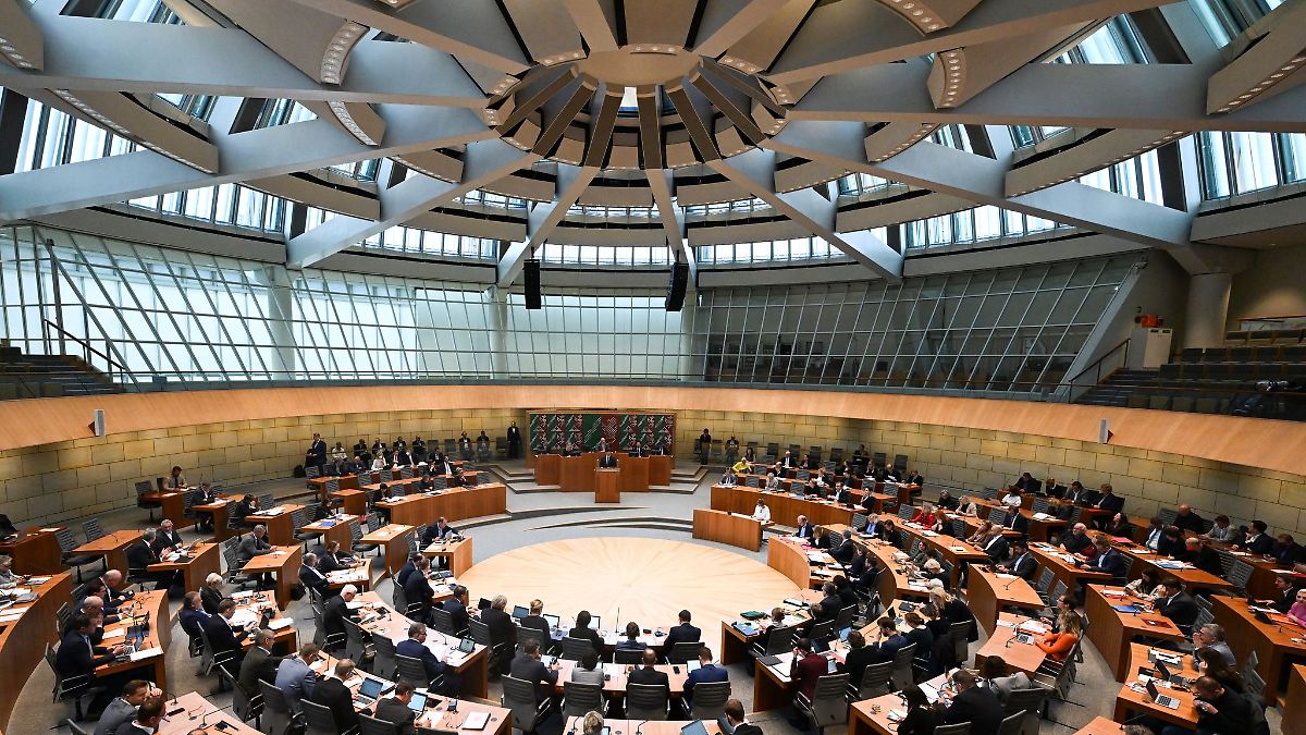 Nordrhein-Westfalen: Landtag debattiert auf Antrag der AfD über Antisemitismus