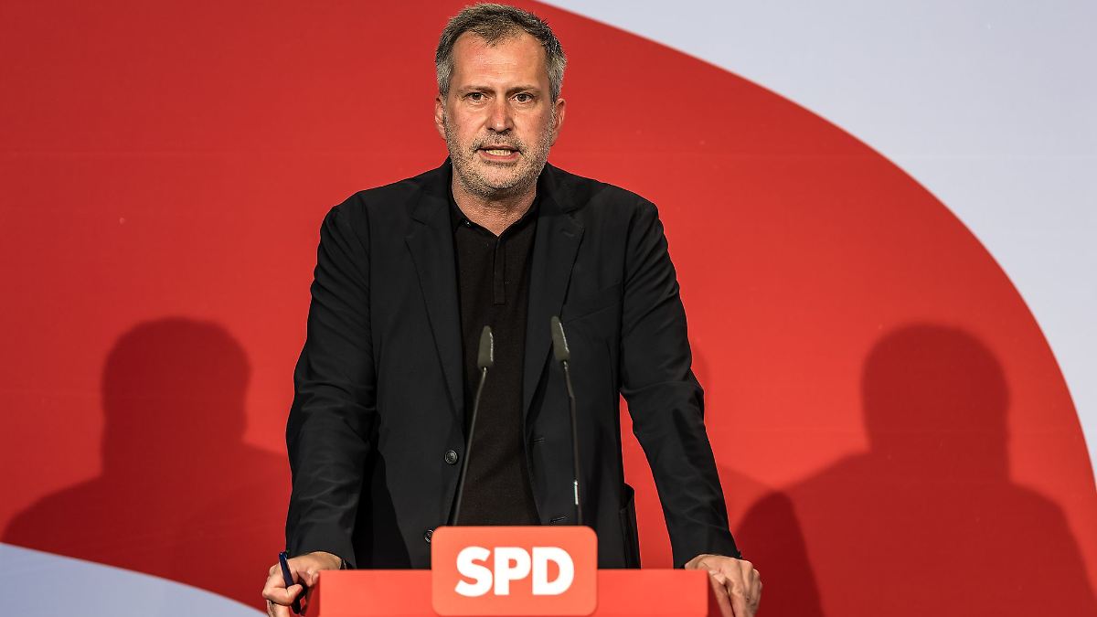 Berlin & Brandenburg: Cottbuser OB räumt Fehler ein - Ermittlungen wegen Titels