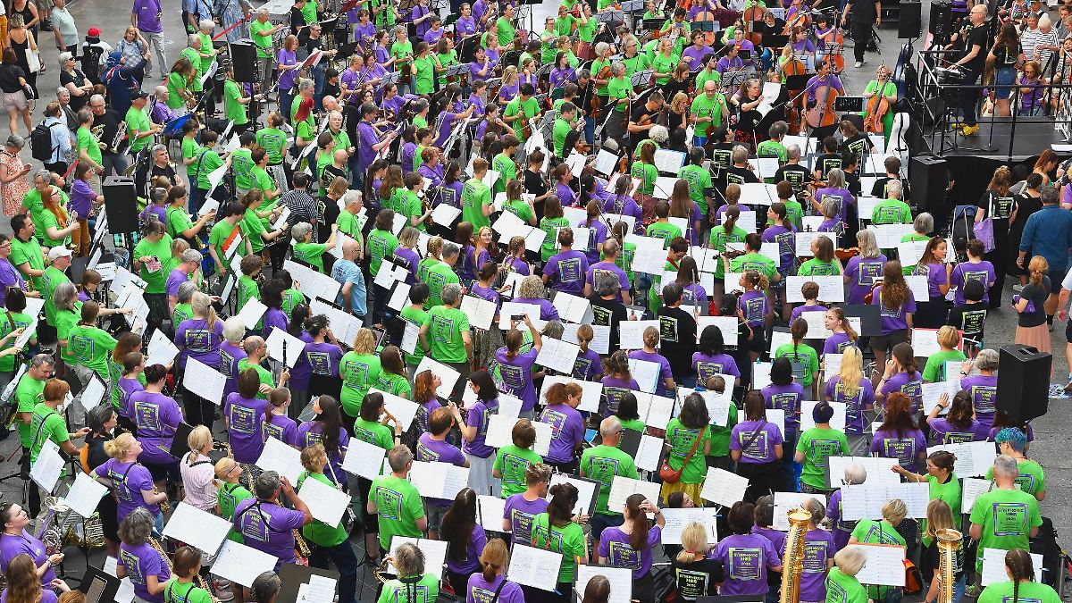 Berlin & Brandenburg: Profis und Anfänger musizieren zusammen beim "Symphonic Mob"