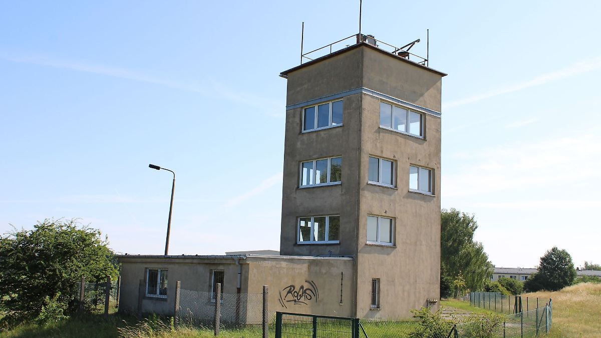 Berlin & Brandenburg: Ehemaliger Grenzturm an der Elbe versteigert