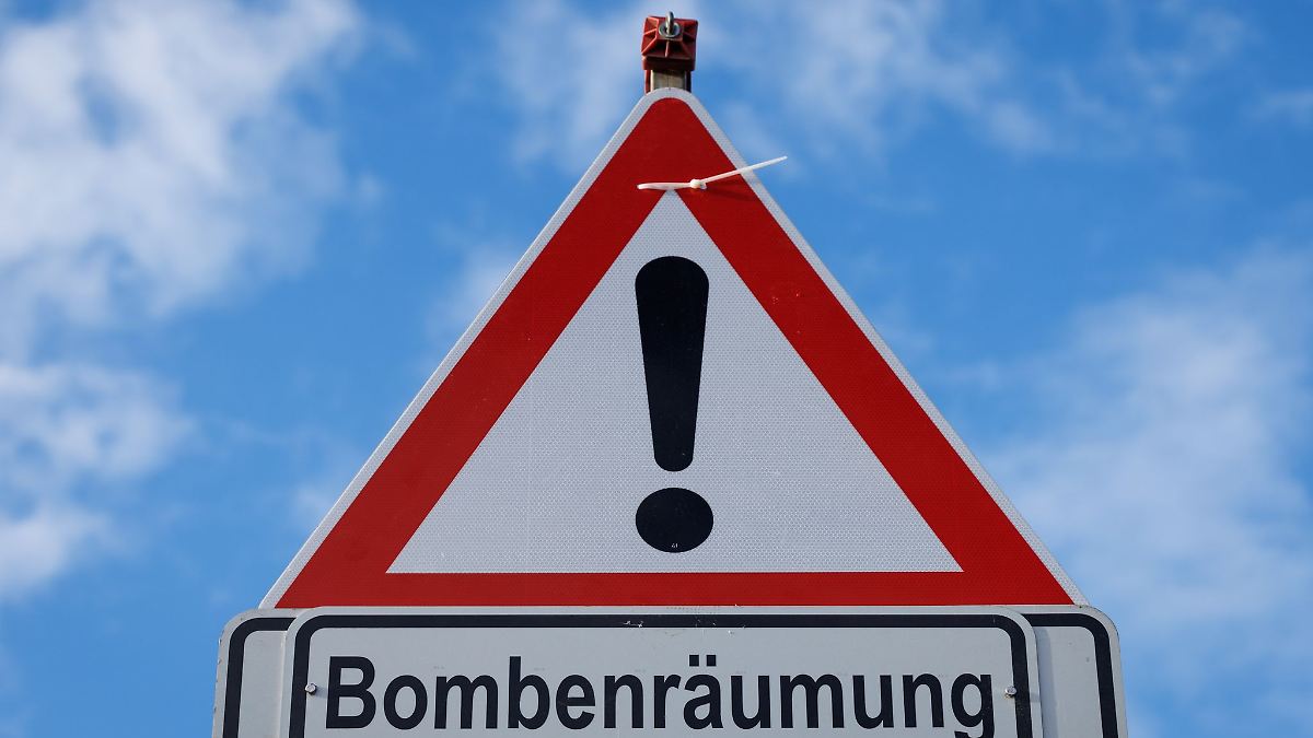 Niedersachsen & Bremen: Weltkriegsmine bei Garbsen gesprengt