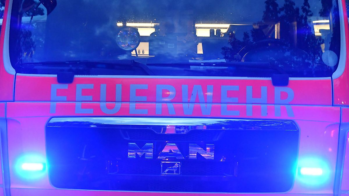 Berlin & Brandenburg: Brand in Haus mit Künstlerateliers - Ein Mensch verletzt