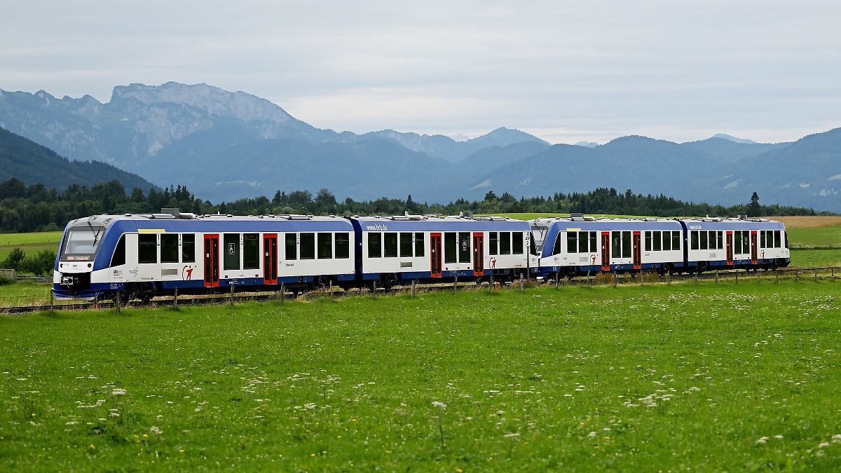 Bayern: Bahn-Chaos in Bayern: Strecke München-Holzkirchen gesperrt