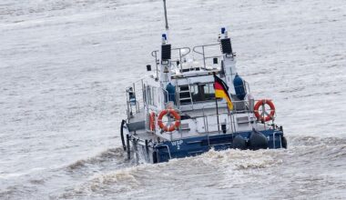 Rheinland-Pfalz & Saarland: Festgefahrenes Tankmotorschiff wieder frei