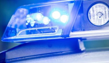 Berlin & Brandenburg: Von Auto erfasst - Frau stirbt nach Verlassen der Tram
