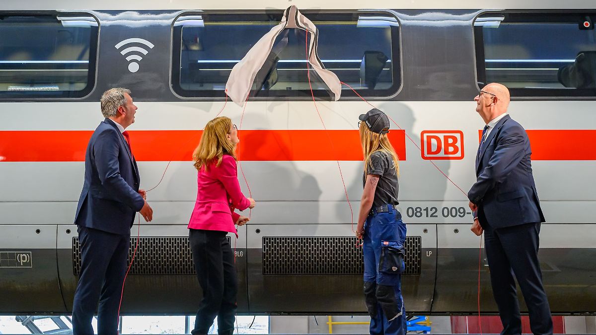 Berlin & Brandenburg: Taufe mit Gurkenwasser: ICE 4 heißt nun "Cottbus"