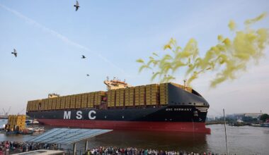 Hamburg & Schleswig-Holstein: Hafenspektakel bei Taufe der "MSC Germany"