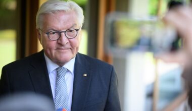 Berlin & Brandenburg: Steinmeier verleiht Verdienstorden in Neuruppin