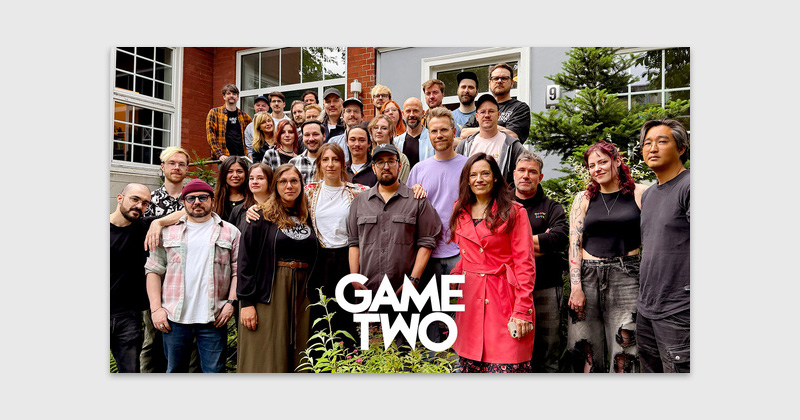 Chefredakteur Tim Heinke (vorne, Mitte) mit dem Team, das Game Two bis Mitte 2025 im Auftrag von ZDFneo produziert hat (Foto: BEANS Entertainment)