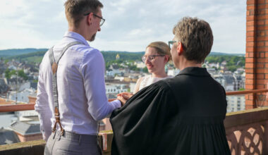 Hochzeitsfest voller Vielfalt: Rund 50 Paare feiern Liebe und Segen