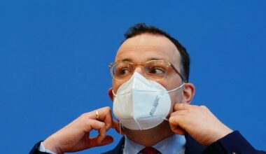 Masken-Affäre um Jens Spahn: Opposition spricht von Machtmissbrauch