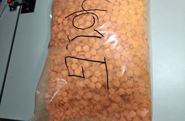 HZA-BI: Bielefelder Zoll zieht zwei Kilogramm Ecstasy aus dem Verkehr/Drogenschmuggler ...