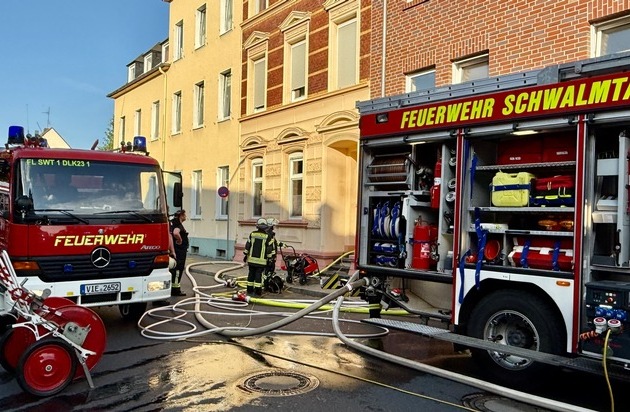 FFW Schwalmtal: Wohnungsbrand in Mehrfamilienhaus - Küchenbrand schnell unter Kontrolle