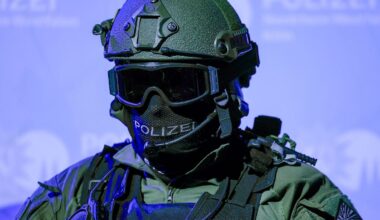 Nordrhein-Westfalen: Auffälliger Geruch im Treppenhaus - SEK im Einsatz