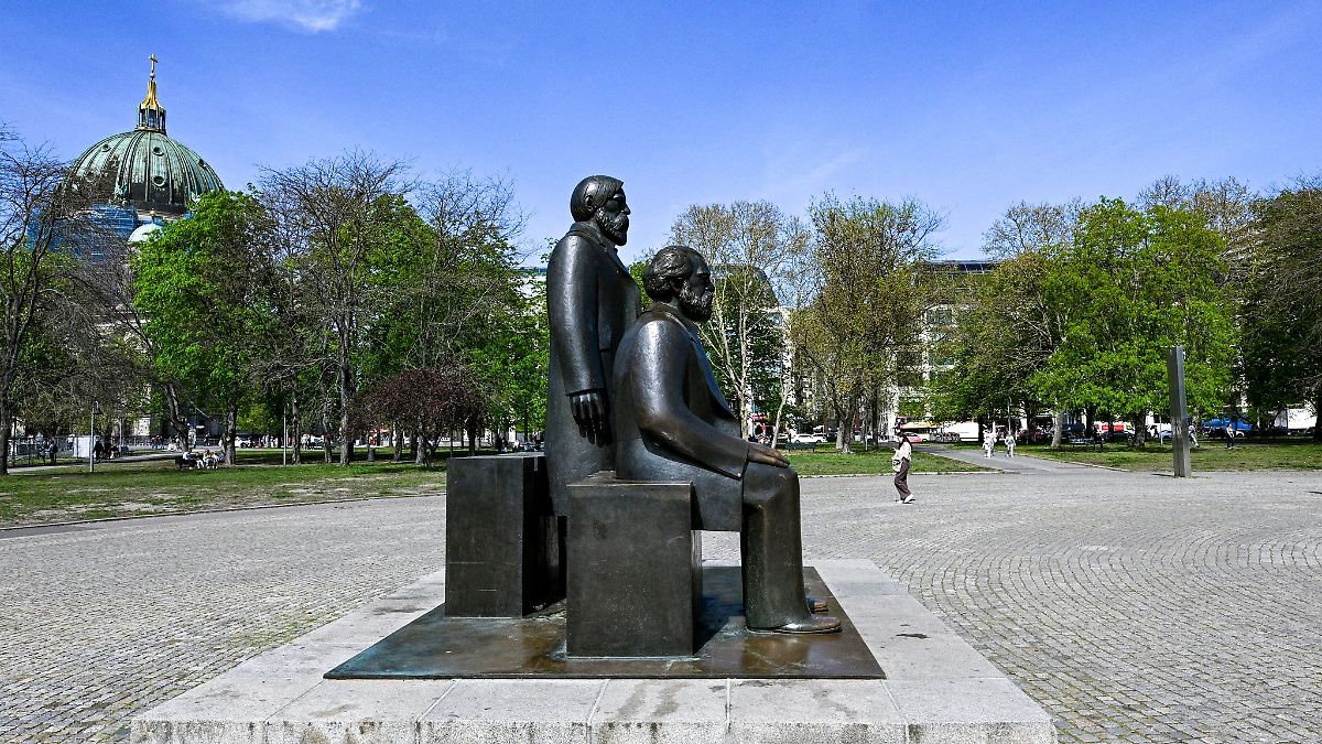 Berlin & Brandenburg: Berlins neue Baustelle: Marx-Engels-Forum wird umgestaltet