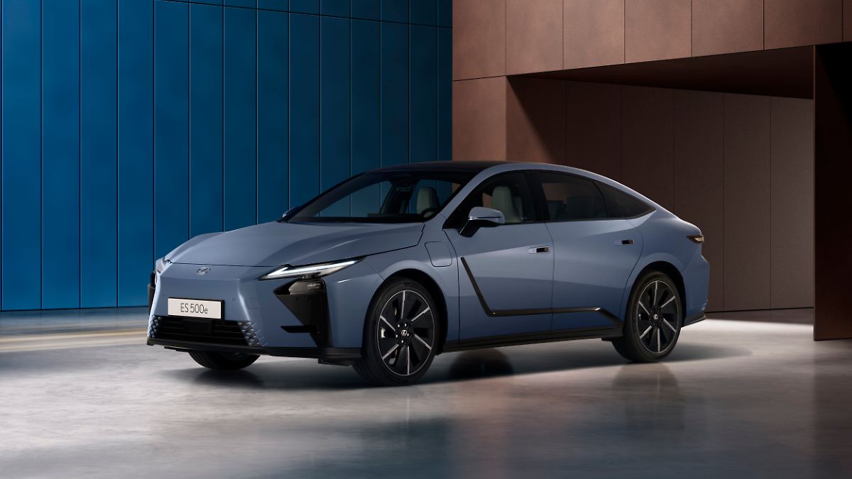 Businessklässler wird emotional: Europa-Premiere Lexus ES - stylisch in Farbe und Form