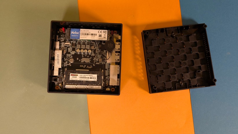Nipogi AM06 Pro mit Ryzen 7 5700U: Hardware im Inneren