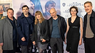 Weltpremiere des Films „Die stillen Trabanten“ in den Passage-Kinos mit Peter Kurth, Andreas Döhler, Nastassja Kinski, Regisseur und Drehbuchautor Thomas Stuber, Martina Gedeck und Albrecht Schuch (von links).