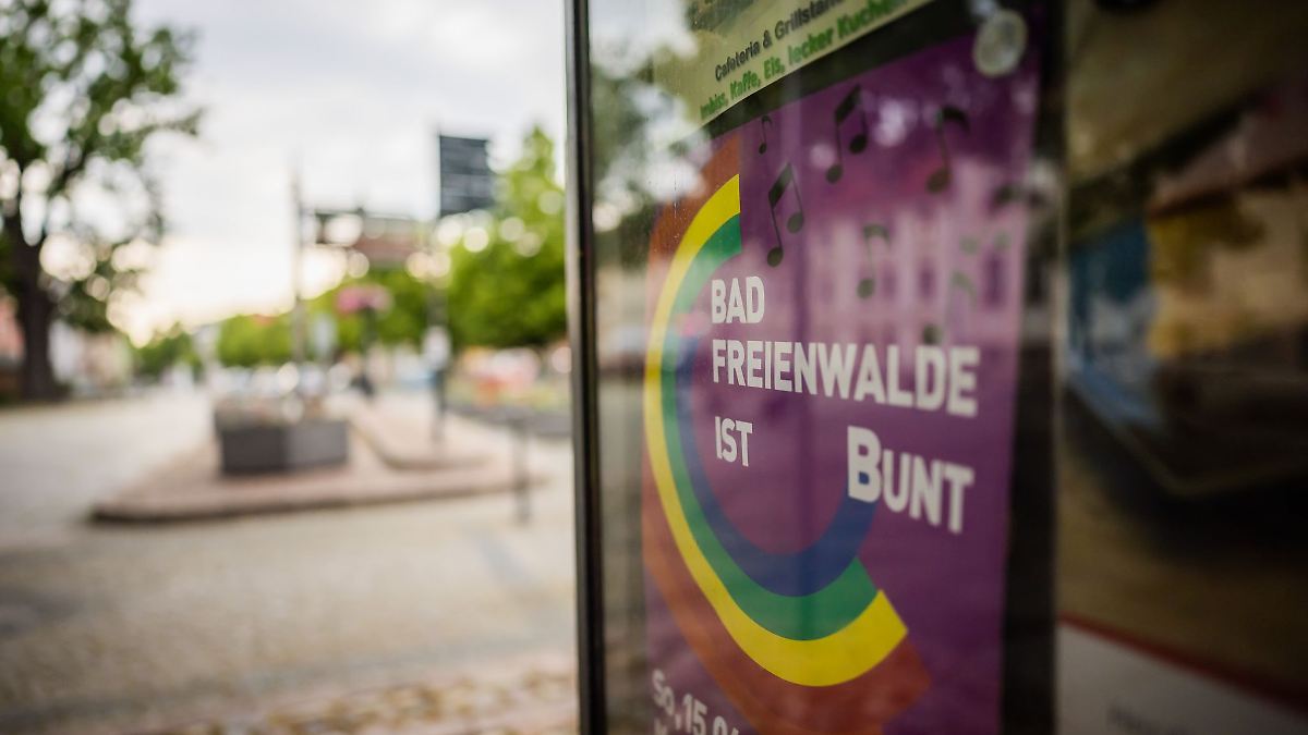 Berlin & Brandenburg: Nach Angriff auf Anti-Rechts-Demo: Verdächtiger gefasst?