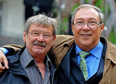 Die Schauspieler Jaeckie Schwarz (rechts) und Wolfgang Winkler als Hauptkommissare Schmücke und Schneider im „Polizeiruf 110“ aus Halle. 2013 endete ihre Dienstzeit.