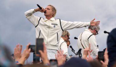 Kraftklub auf der Bühne