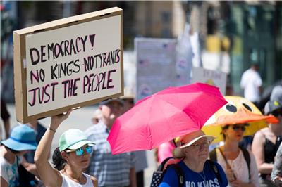 „Eis statt ICE“ - Anti-Trump Demo in Frankfurt