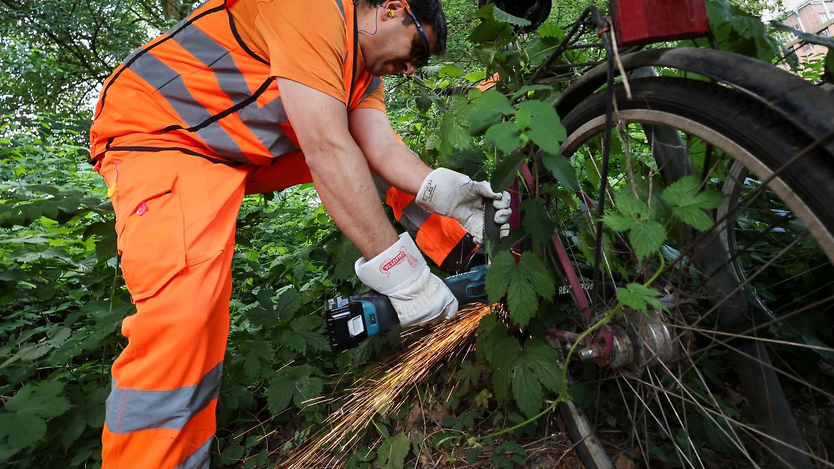 Hamburg & Schleswig-Holstein: Stadtreinigung sammelt wieder Schrotträder ein