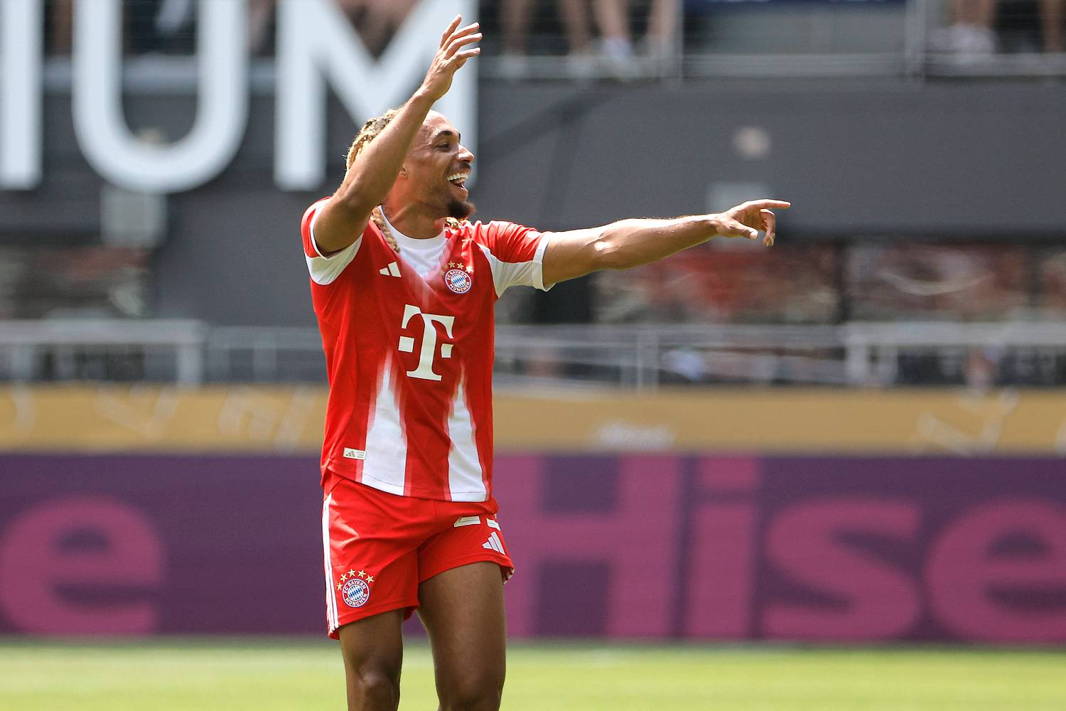 Spielt Bayern-Star Boey bald für diese Nationalmannschaft?