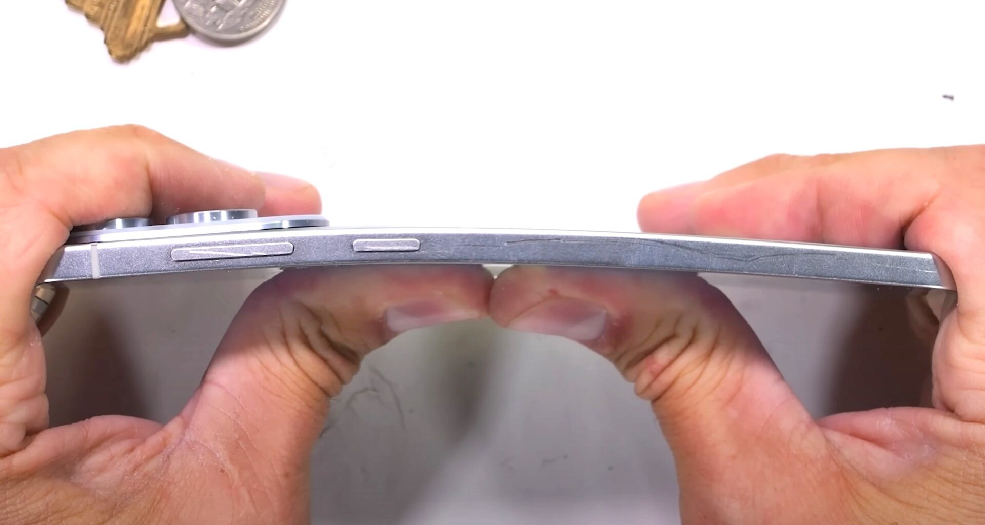 Samsung Galaxy S25 Edge im Durability-Test: Was soll schon schief gehen