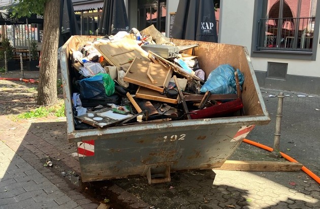 FW-F: Bornheim, Berger Straße, Wohnungsbrand - Die Frankfurter und ihre Feuerwehr