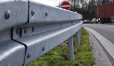 Eine moderne Schutzplanke mit dem sogenannten B-Profil. (Foto: Autobahn Westfalen)