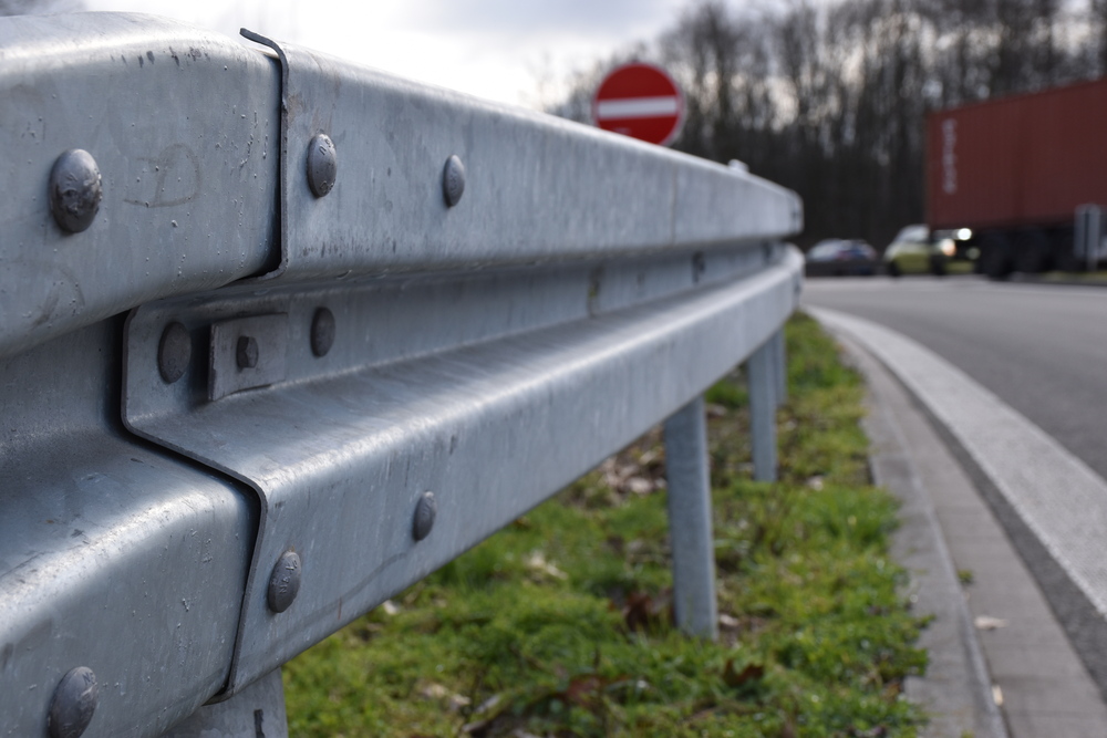 Eine moderne Schutzplanke mit dem sogenannten B-Profil. (Foto: Autobahn Westfalen)