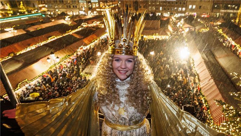 Schwindelfrei, wetterfest und belastbar - das sollte das Christkind laut Jobbeschreibung sein. 