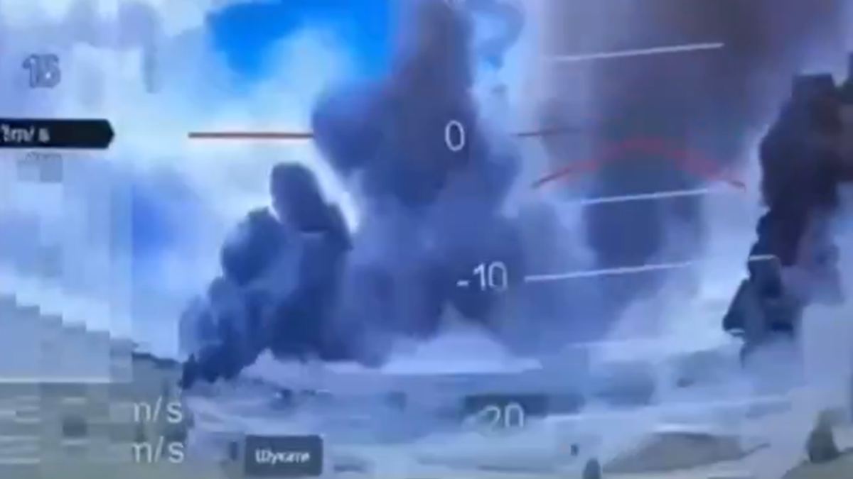 "Bomber brennen massenhaft": Ukraine führt großen Schlag gegen russische Flugplätze durch