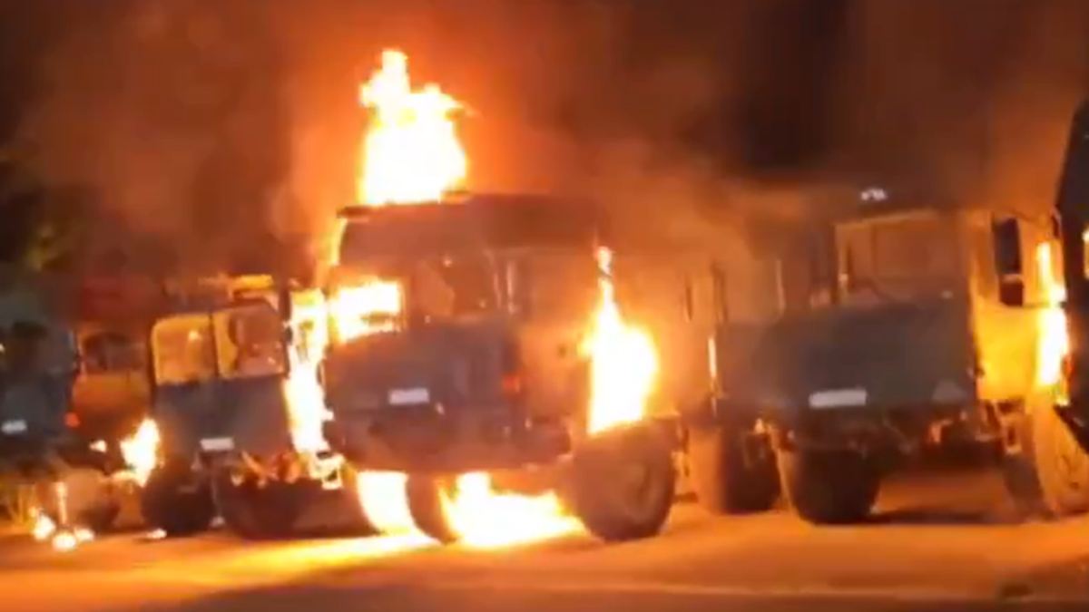 Sechs Lastwagen in Flammen: Kreml-Kanäle prahlen mit Anschlag auf Bundeswehr in Erfurt