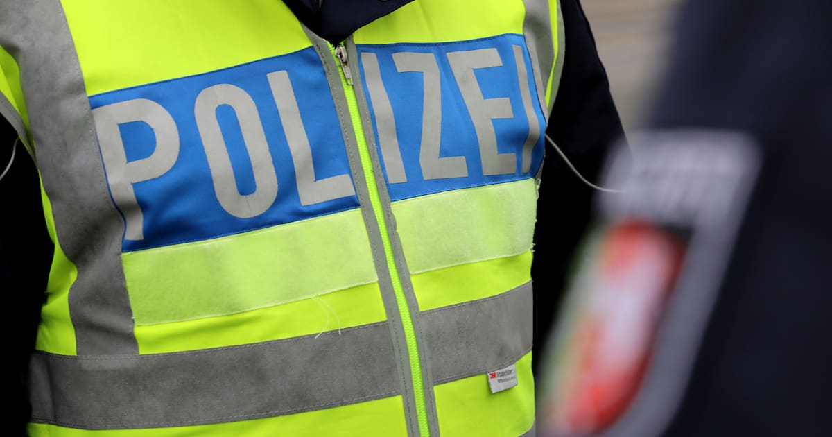 Lochbachstraße in Solingen: Zwei Radfahrer kollidieren