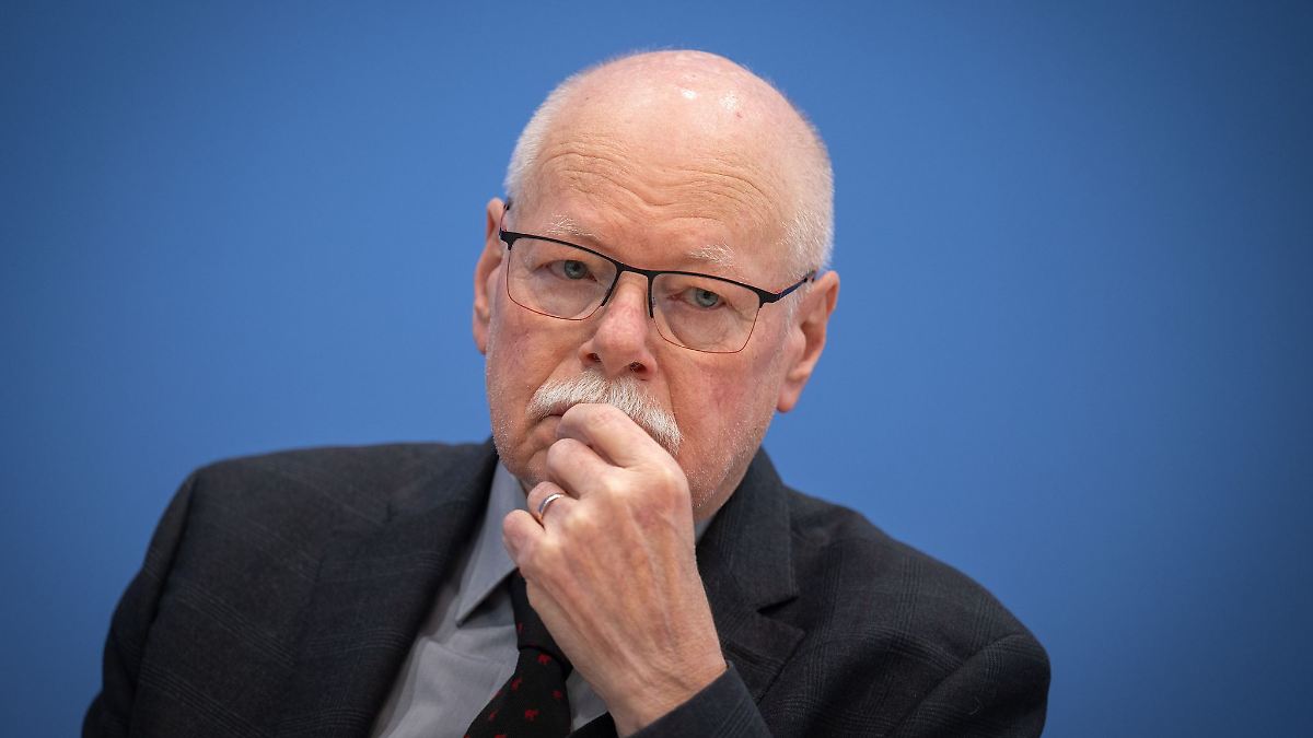 Niedersachsen & Bremen: Senator Mäurer für Fußfessel bei Gewalttätern